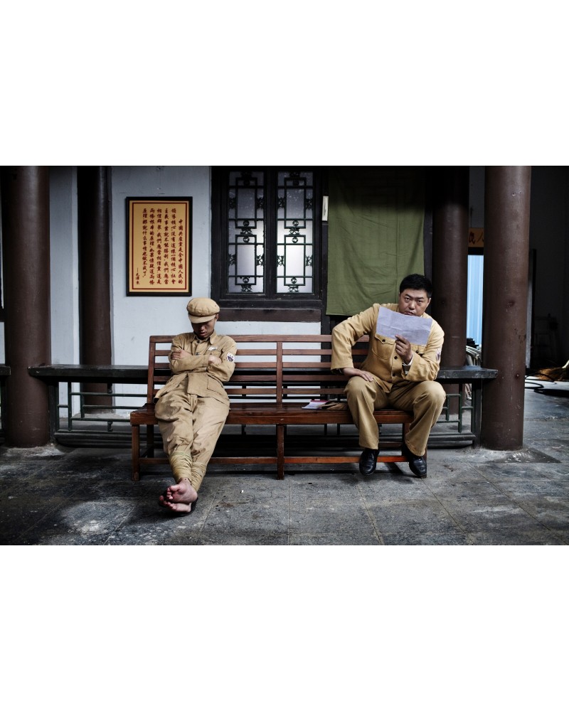 Actors in preparation by Giulio Di Sturco| Photomakers