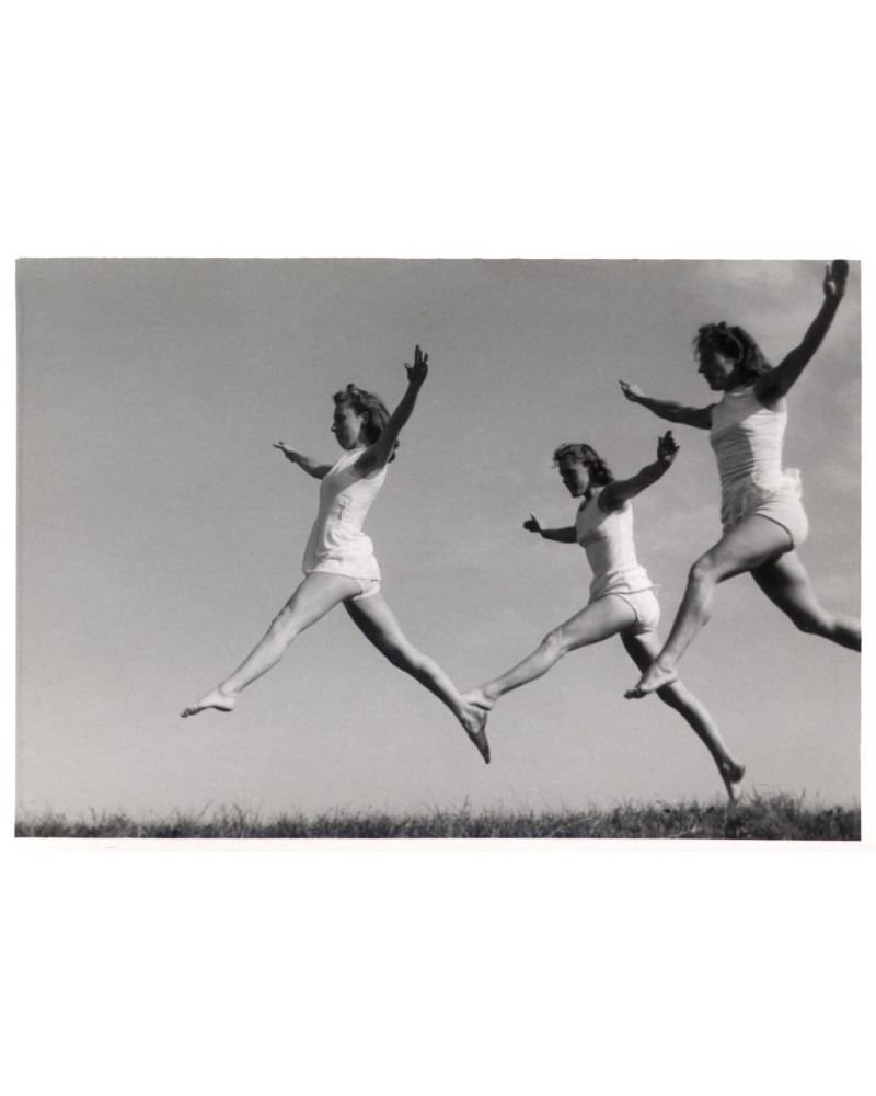 Jumping girls