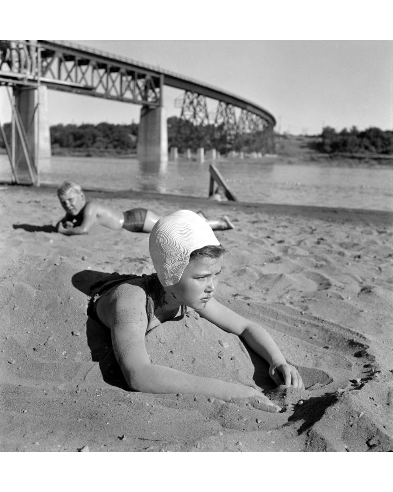 Bambina in spiaggia