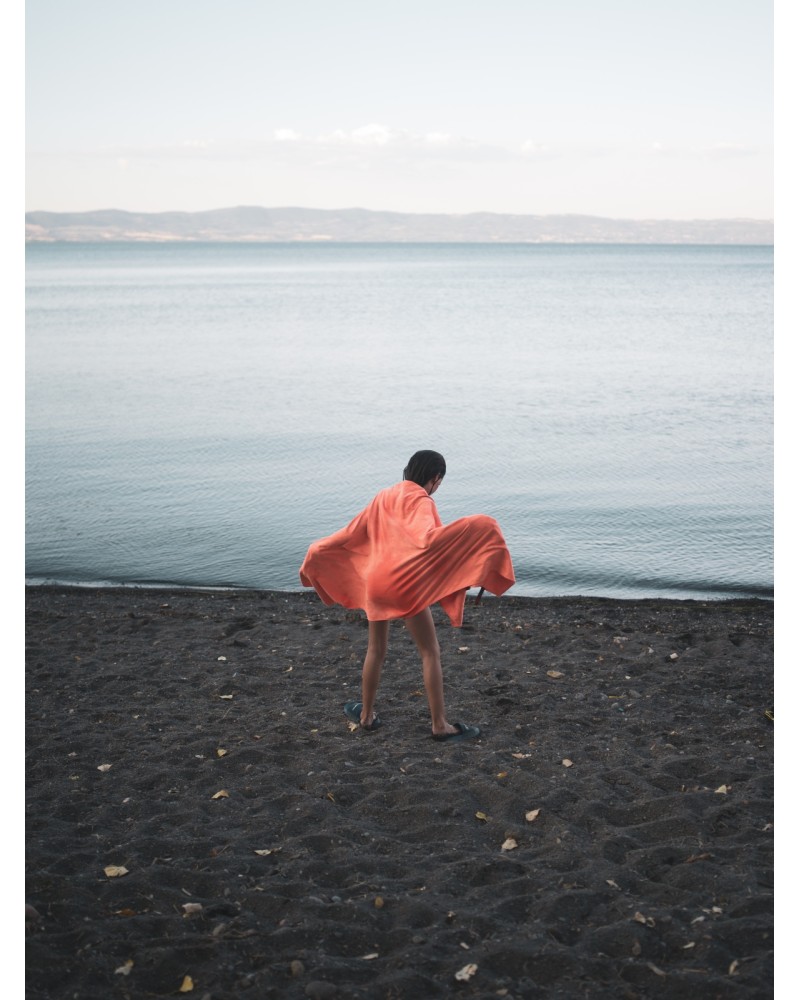 Domitilla at the lake by Lorenzo Pesce | Photomakers