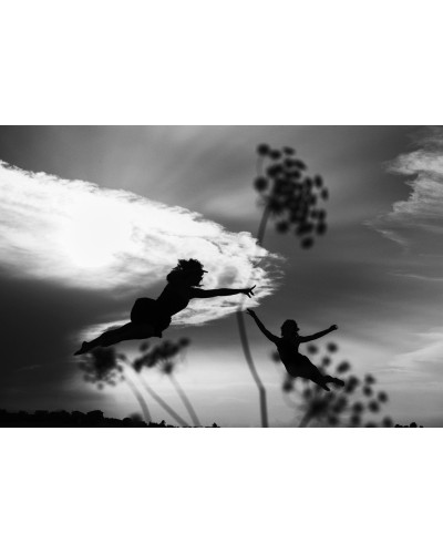 The Flying Women of Lorenzo Cicconi Massi | PhotoMakers