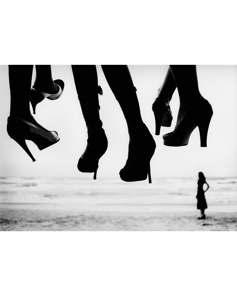 Girls on the beach by Lorenzo Cicconi Massi | PhotoMakers