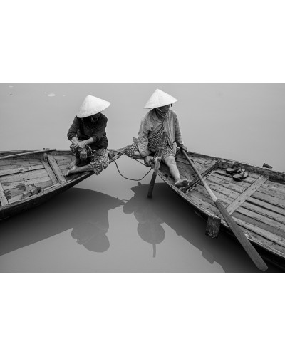 Women in boats by Federico Guida | Photomakers