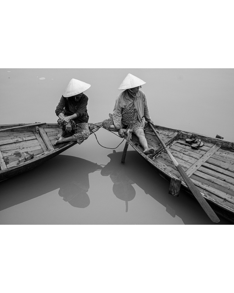 Women in boats by Federico Guida | Photomakers