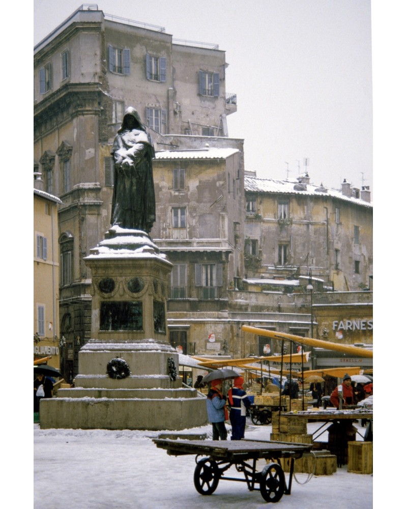 Snow in Campo de' fiori by Fausto Giaccone | Photomakers